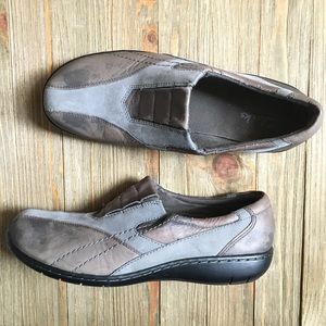 Clarks Women's Slip-on Shoe Distressed Look Sz 7.5
